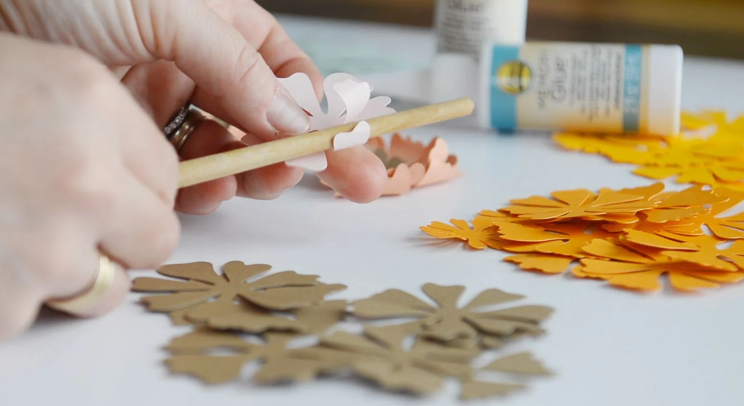 learn-howtomake-paper-flower-with-cricut-machine
